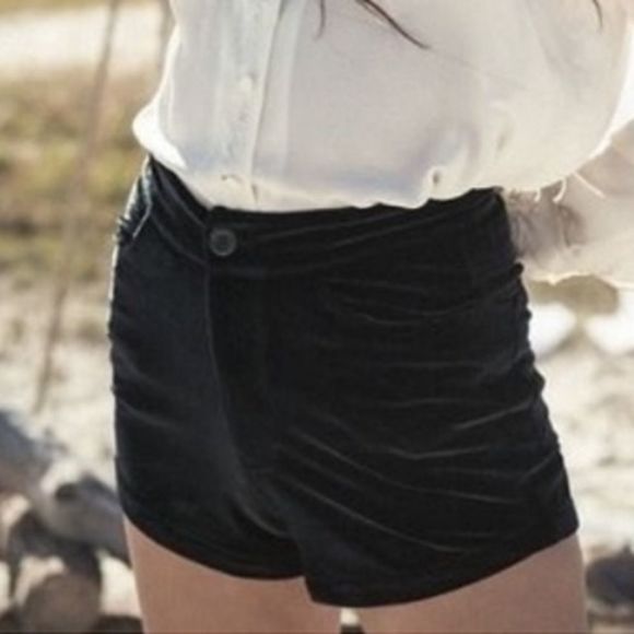 Spell & The Gypsy Lost in Savanna High Rise Velvet Shorts in Black Sz XS - Picture 1 of 7